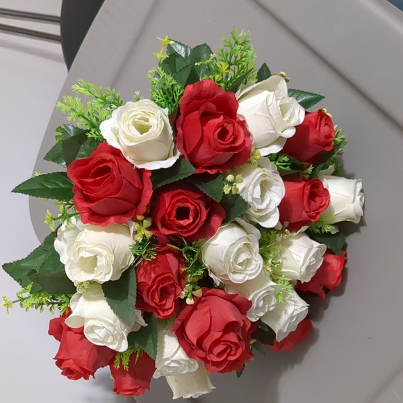 Bouquet Of Decorative Red and White Roses - Picture 4 of 5